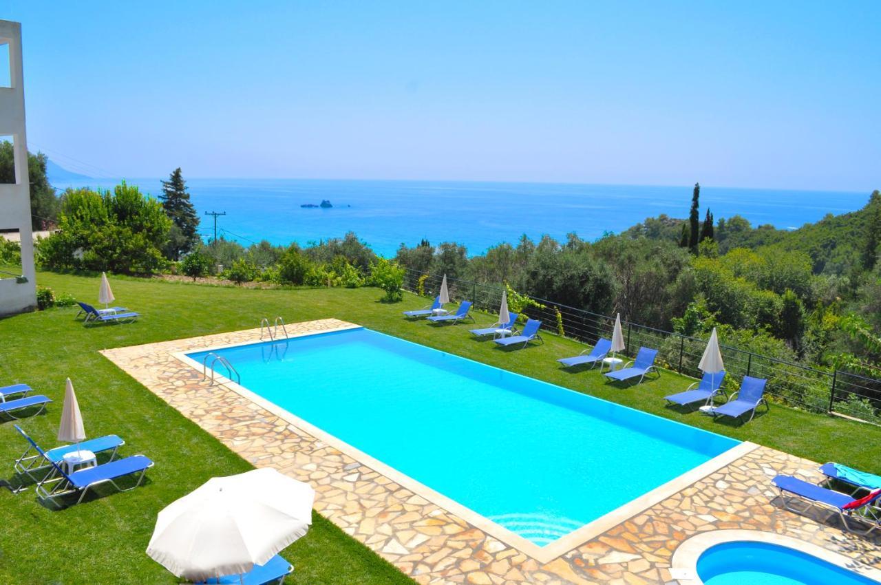 Large Apartment By The Pool - Pelekas Beach, Corfu Buitenkant foto