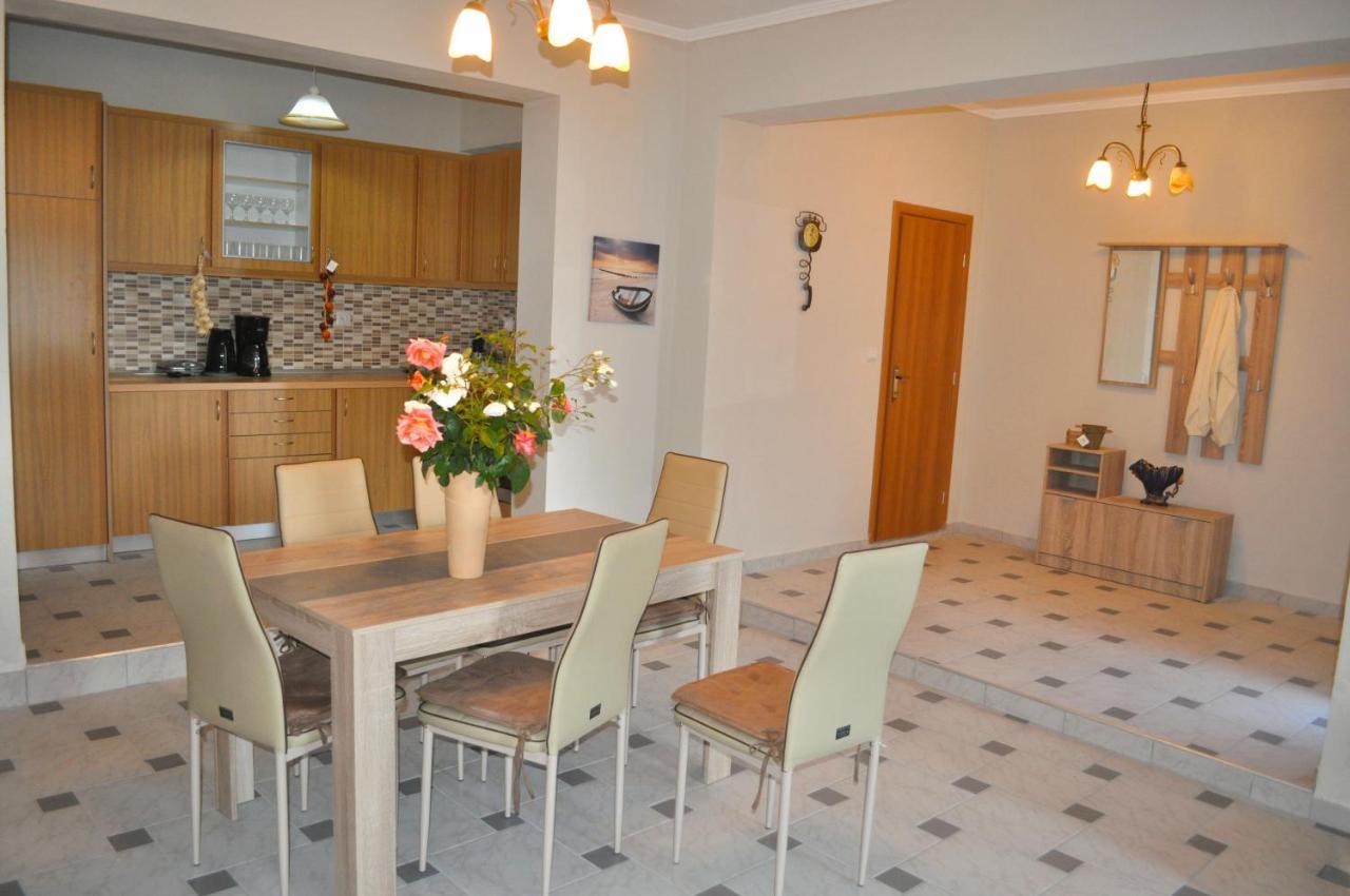 Large Apartment By The Pool - Pelekas Beach, Corfu Buitenkant foto
