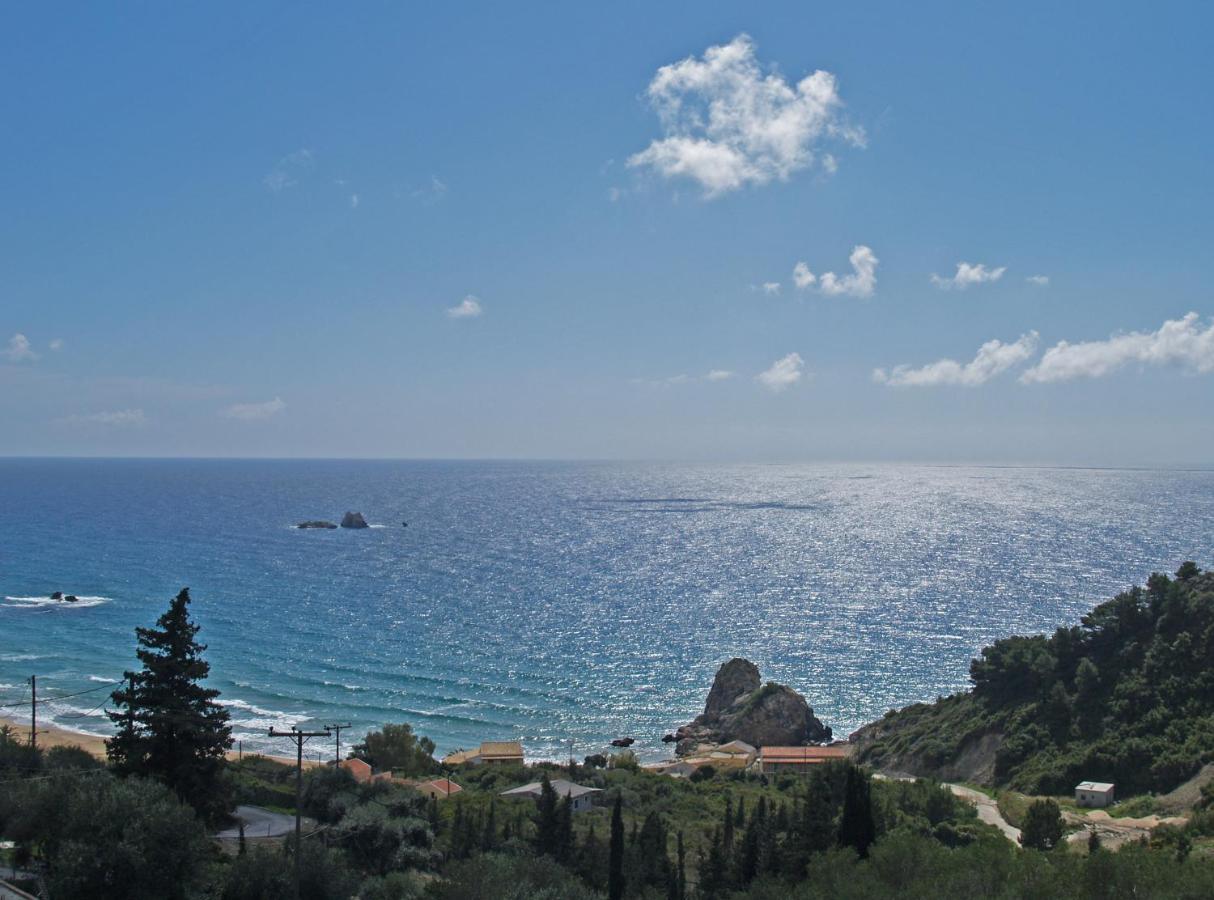 Large Apartment By The Pool - Pelekas Beach, Corfu Buitenkant foto