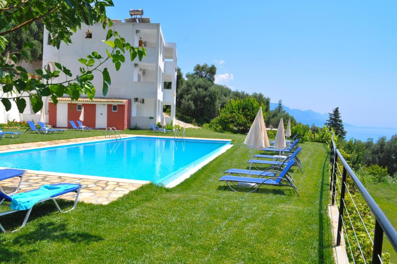 Large Apartment By The Pool - Pelekas Beach, Corfu Buitenkant foto