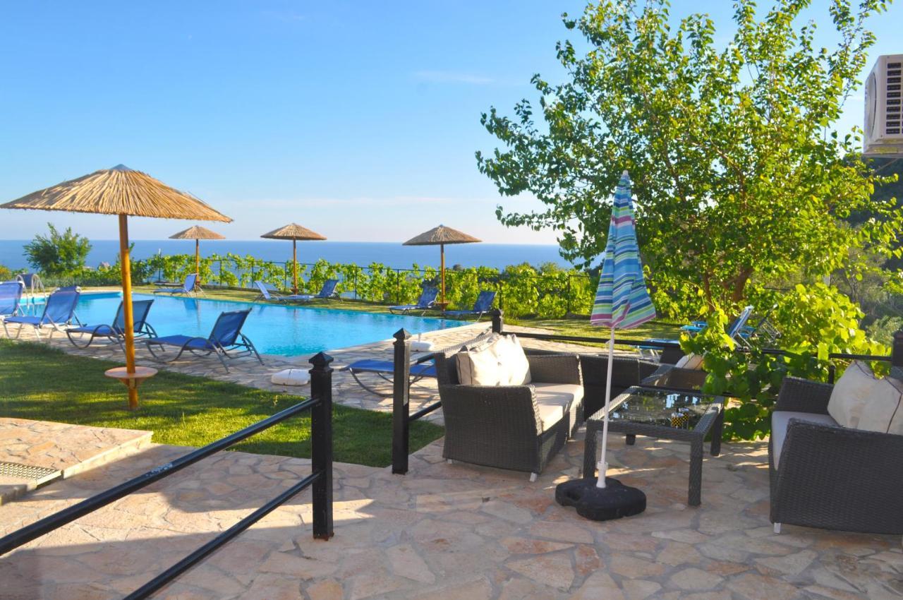 Large Apartment By The Pool - Pelekas Beach, Corfu Buitenkant foto