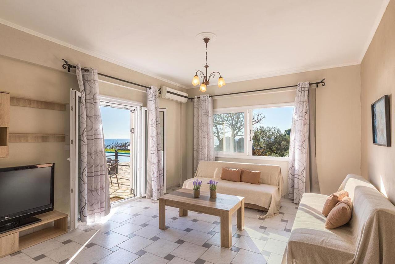 Large Apartment By The Pool - Pelekas Beach, Corfu Buitenkant foto